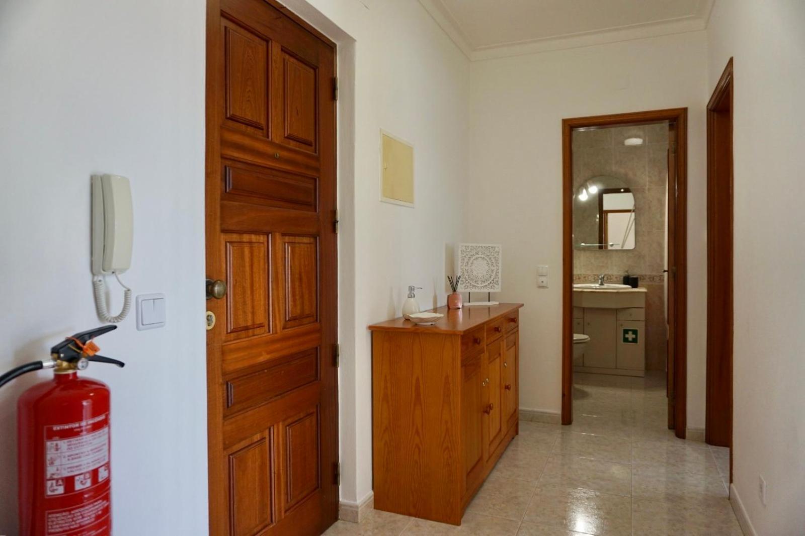Cozy Alvor Retreat - Sunset Balcony, Wi-Fi & Ac Apartment Luaran gambar