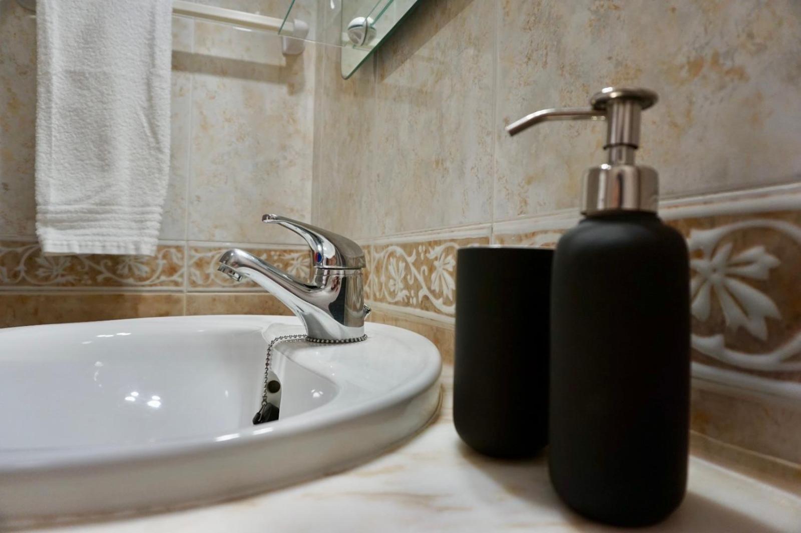 Cozy Alvor Retreat - Sunset Balcony, Wi-Fi & Ac Apartment Luaran gambar