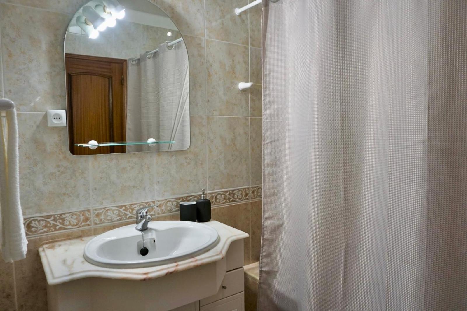 Cozy Alvor Retreat - Sunset Balcony, Wi-Fi & Ac Apartment Luaran gambar