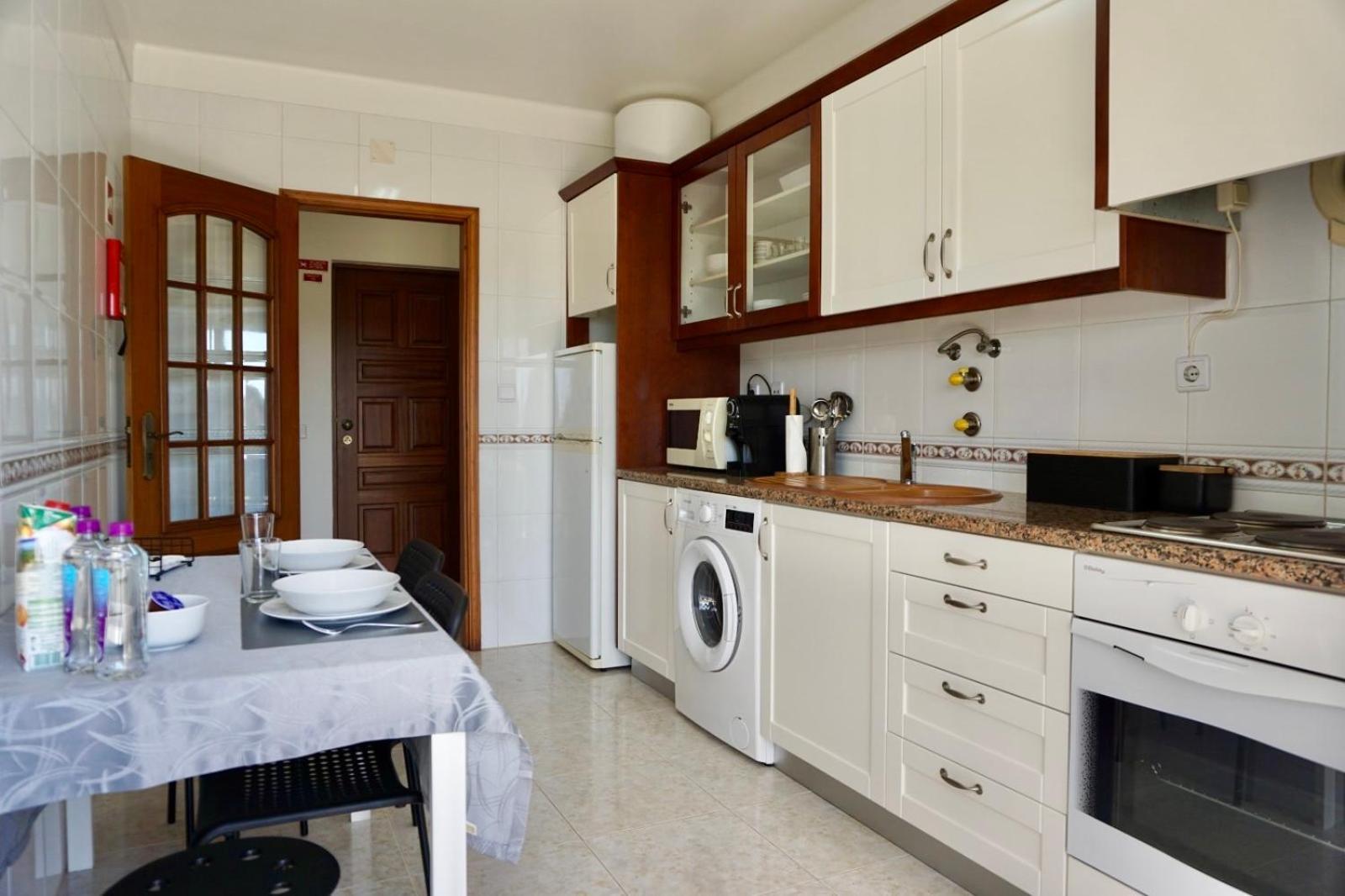 Cozy Alvor Retreat - Sunset Balcony, Wi-Fi & Ac Apartment Luaran gambar
